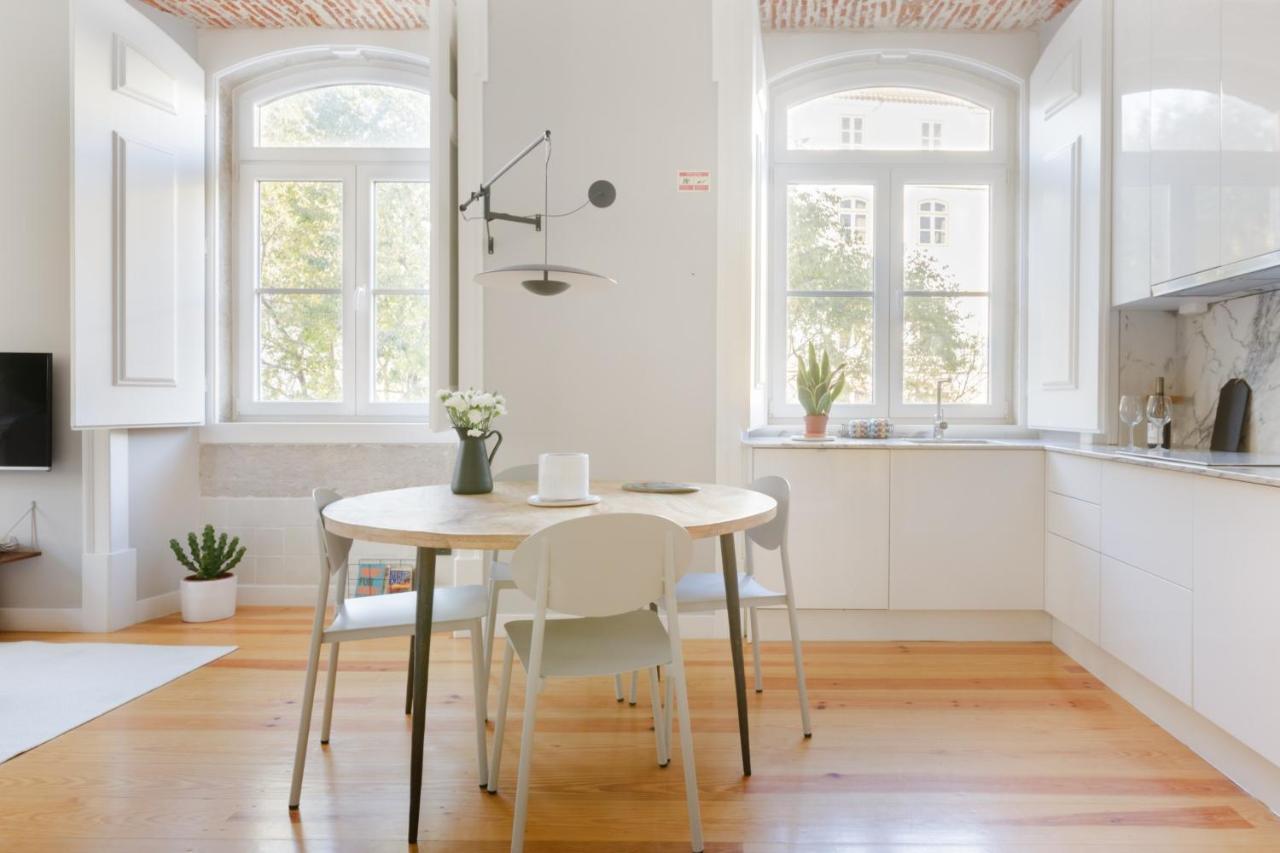 Update Urban Chic Flat In 19Th Century Building 2 Bedrooms & 2 Bathrooms & Ac Central Alfama District Лісабон Екстер'єр фото