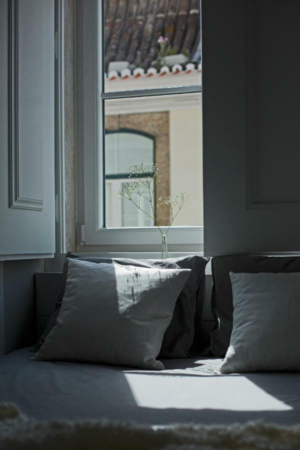 Update Urban Chic Flat In 19Th Century Building 2 Bedrooms & 2 Bathrooms & Ac Central Alfama District Лісабон Екстер'єр фото