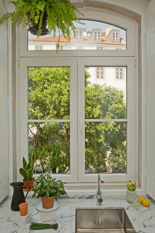 Update Urban Chic Flat In 19Th Century Building 2 Bedrooms & 2 Bathrooms & Ac Central Alfama District Лісабон Екстер'єр фото